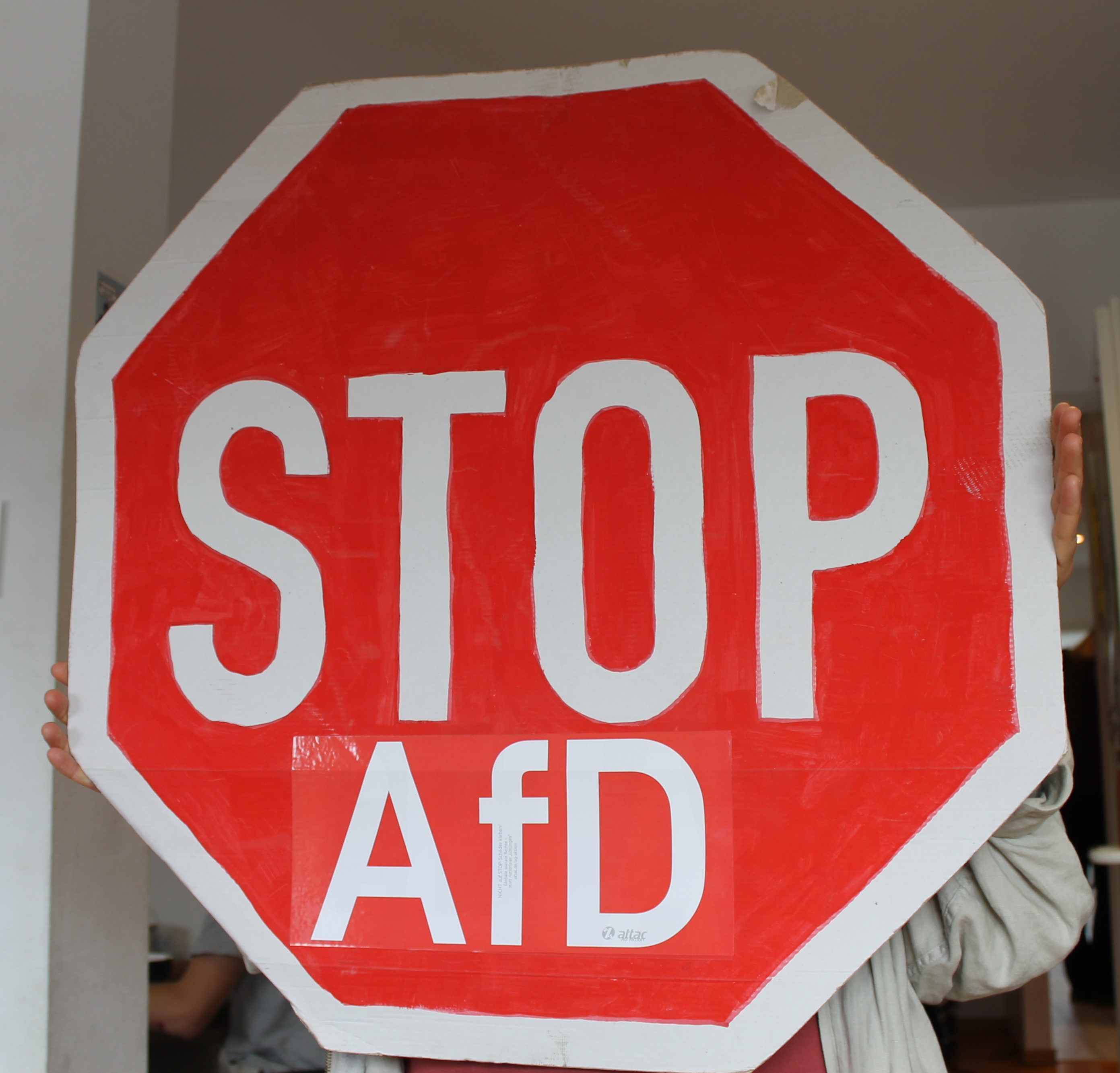 Stop-Afd-Aufkleber-auf-Schild Aufkleber / Sticker: AfD, rot & groß